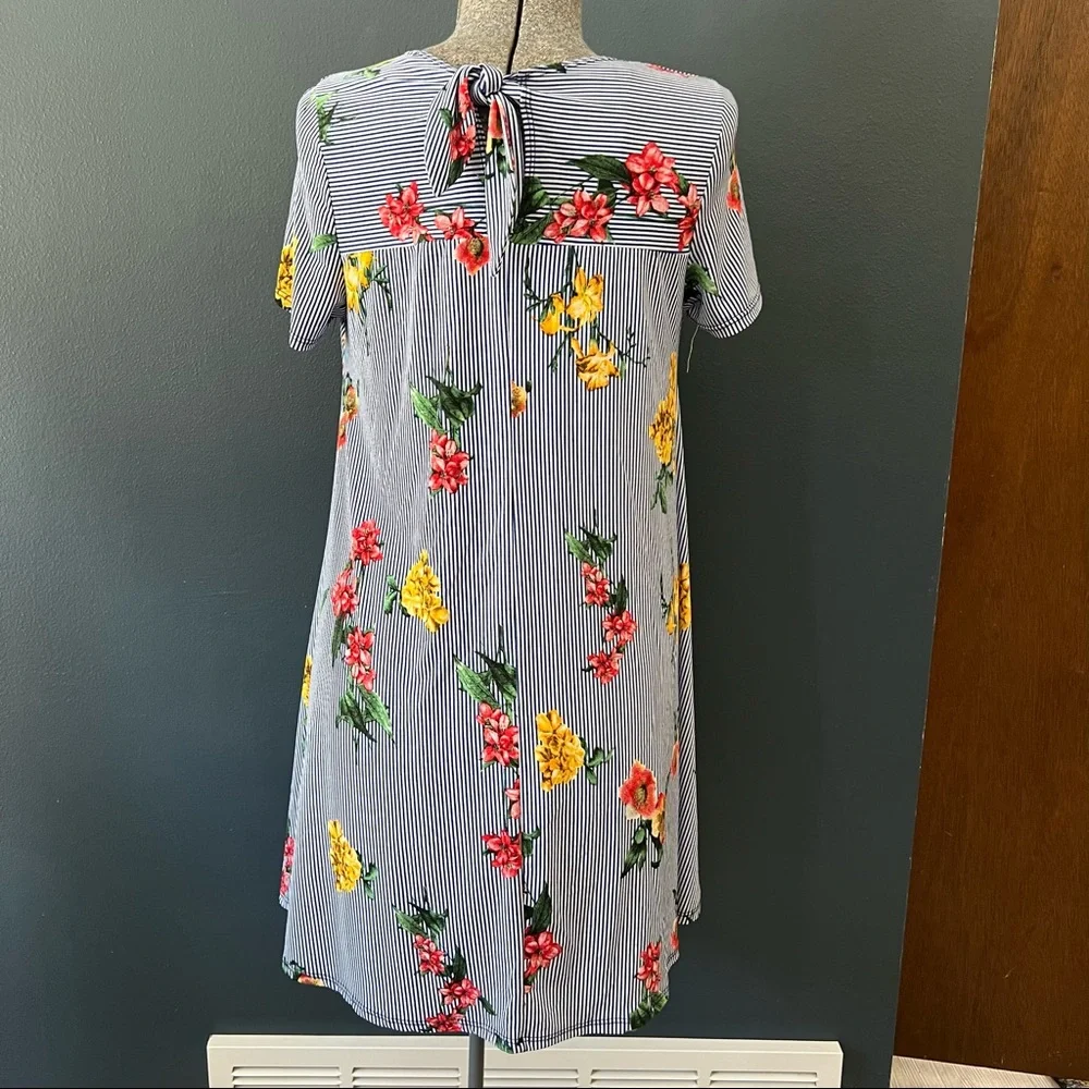 Entro floral and striped trapeze tent dress with tie back - Picture 6 of 7